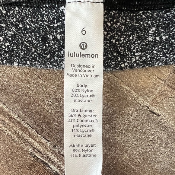 Lulu Lemon sports bra - Picture 3 of 3